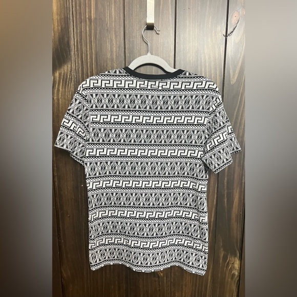 On The Byas Men's Black and White Short Sleeve Tee Size: Small - Picture 4 of 5